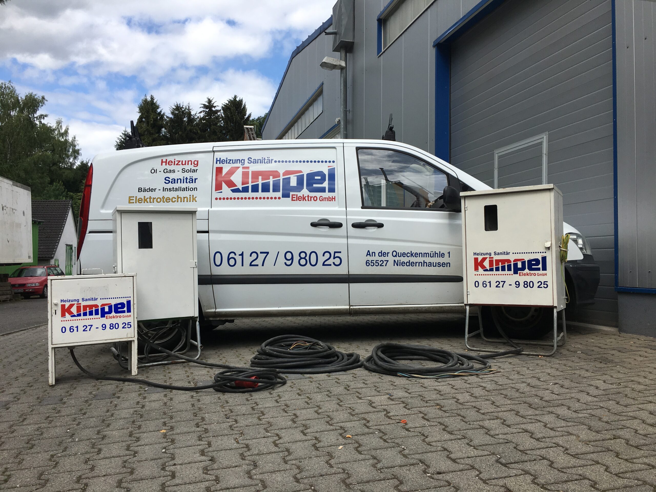 IMG_3987 Stromaggregate für den Bau kann man bei der Firma Kimpel mieten.